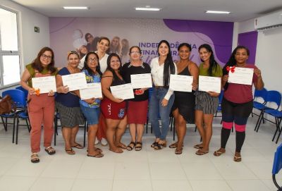 Curso de Laços e Tiaras promove autonomia e autoestima de mulheres em Ananindeua