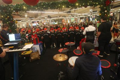 Coral "Anjos da Guarda" emociona público com cantata de Natal em Shopping de Ananindeua
