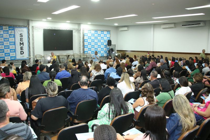 Certificação de Gestores da Educação no auditório da SEMED