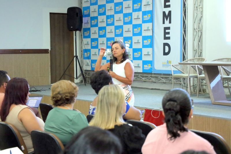 Certificação de Gestores da Educação no auditório da SEMED