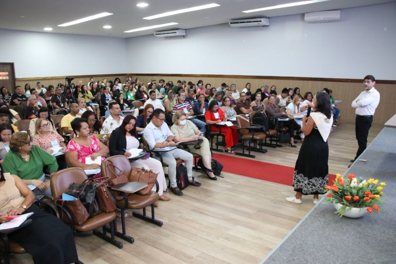 Certificação de Gestores da Educação no auditório da SEMED
