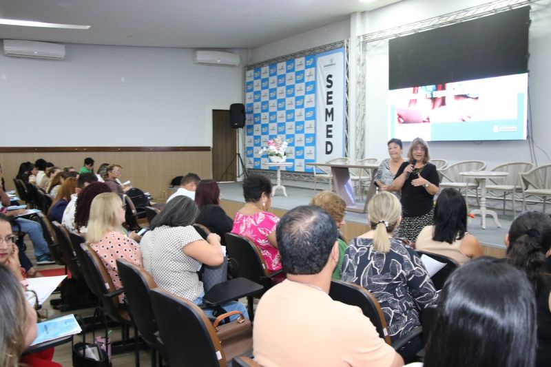 Certificação de Gestores da Educação no auditório da SEMED