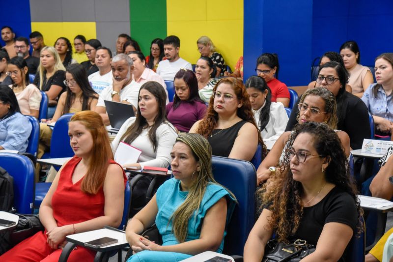 Formação de Gerentes de Saúde no auditório da Estácio