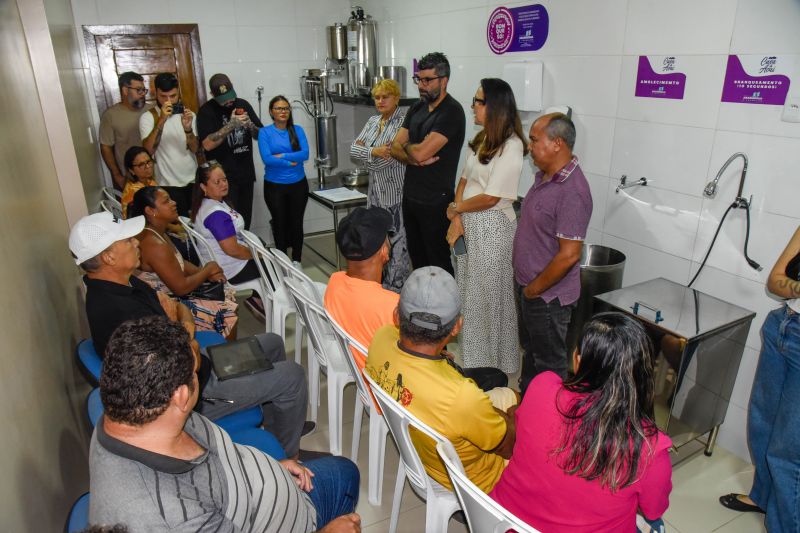Entrega de branqueamento de açaí na Casa do Açaí
