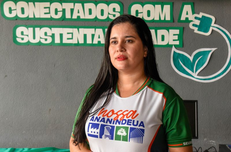 Projeto Conectados com Sustentabilidade com entrega de certificados e computadores