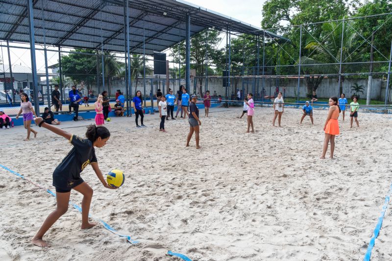 Projeto Esporte nas Férias, na praça Tancredo Neves na Cidade Nova 4