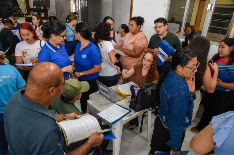 Entrega de guias de consultas para 600 pessoas
