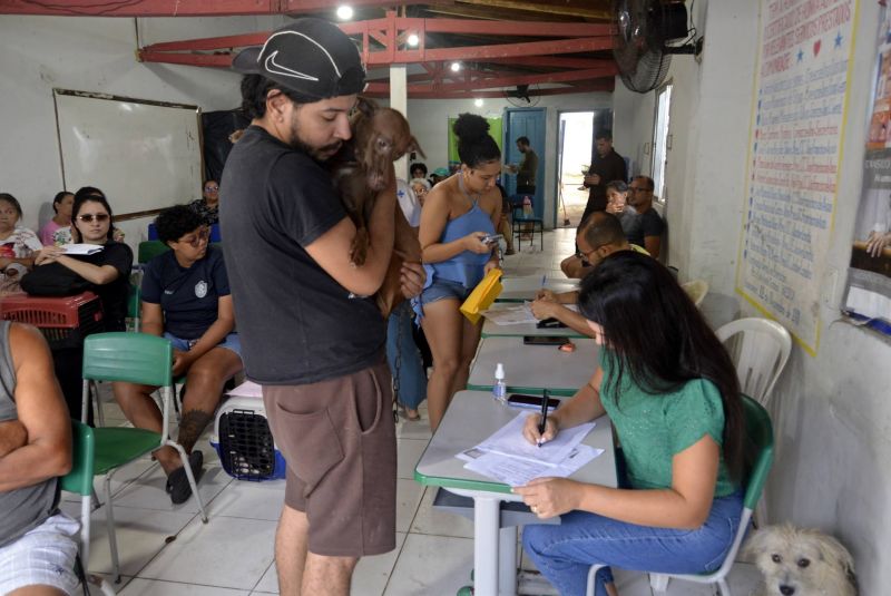 Castramóvel na passagem Iracema, no centro comunitário Cresce Una