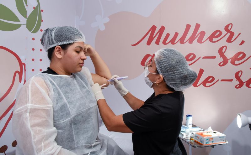 Implanon implantação na Policlínica Carlos Guimarães