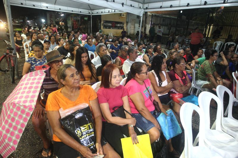 Entrega de títulos de propriedade na comunidade Nova Esperança