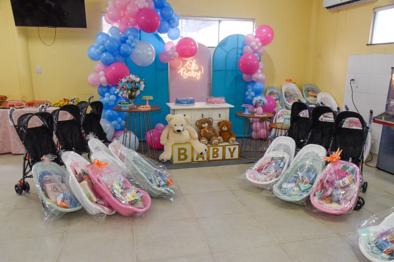 Entrega de Kit Enxoval