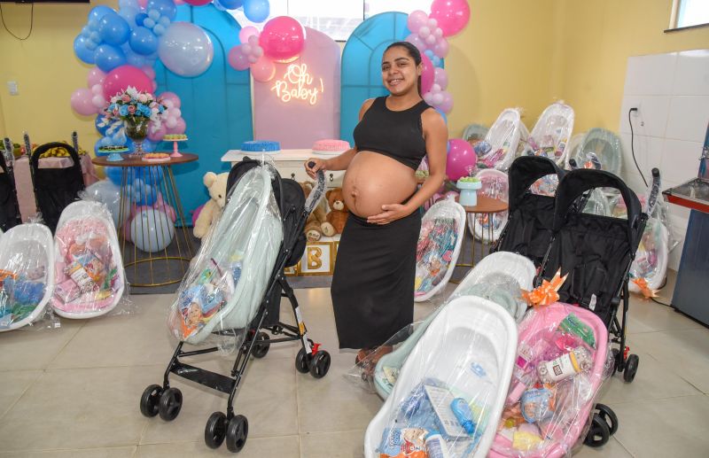 Entrega de Kit Enxoval