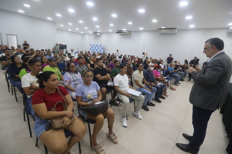 Vigilância em saúde com palestra para batedores de Açaí de Ananindeua e MPPA no auditório da ACIA