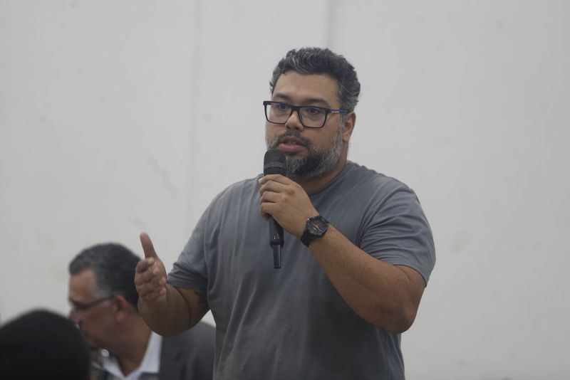 Vigilância em saúde com palestra para batedores de Açaí de Ananindeua e MPPA no auditório da ACIA