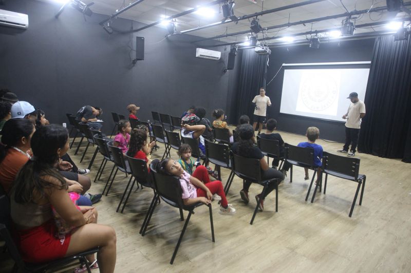 Café com skate no Céu das Artes