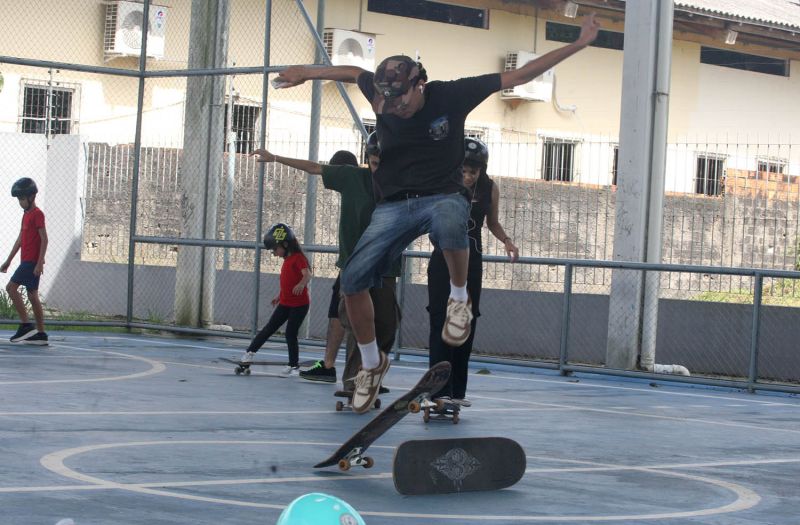 Café com skate no Céu das Artes
