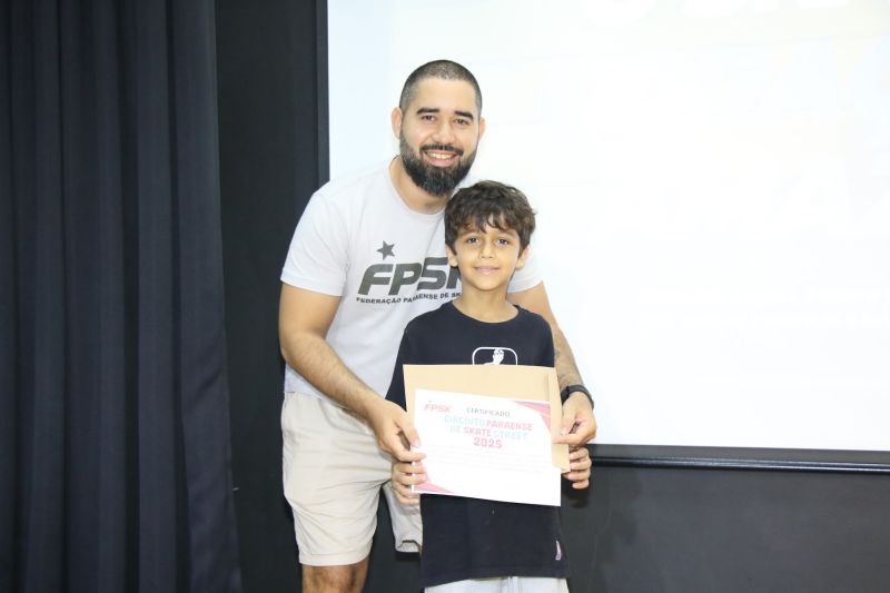Café com skate edição especial em comemoração do dia Internacional da mulher e melhores do ano no Céu das Artes
