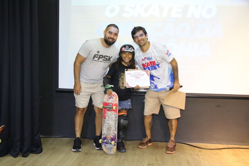 Café com skate edição especial em comemoração do dia Internacional da mulher e melhores do ano no Céu das Artes

