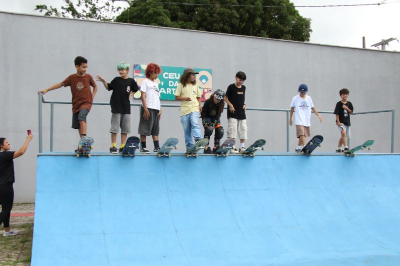 Café com skate edição especial em comemoração do dia Internacional da mulher e melhores do ano no Céu das Artes

