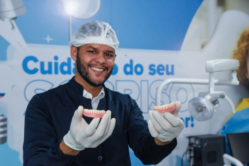 Serviços e entrega de Prótese no CEO