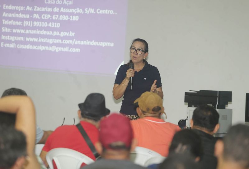 Palestra de orientação e regularização sobre os ponto de açaí