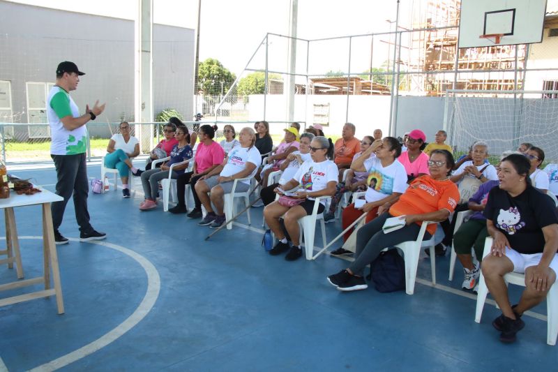 Entrega de mudas e oficina de percepção ambiental no CRAS Estrela