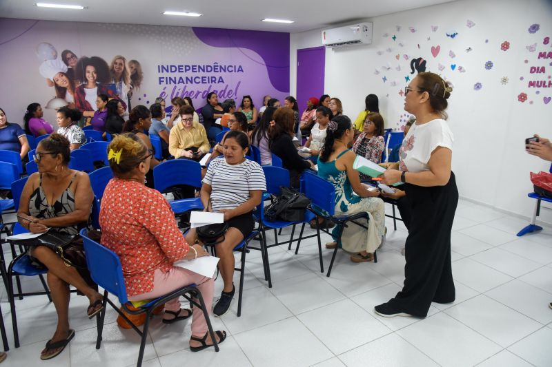 Curso de confeitaria para mulheres na Casa da Mulher Brasileira