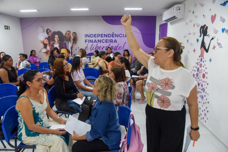 Curso de confeitaria para mulheres na Casa da Mulher Brasileira