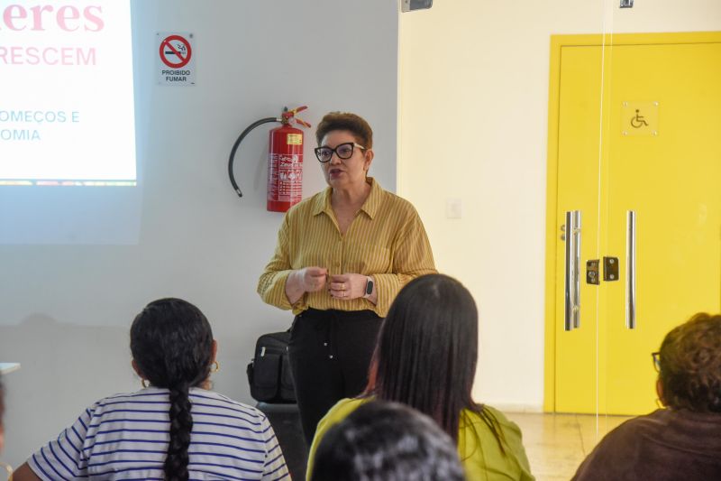 Curso de confeitaria para mulheres na Casa da Mulher Brasileira