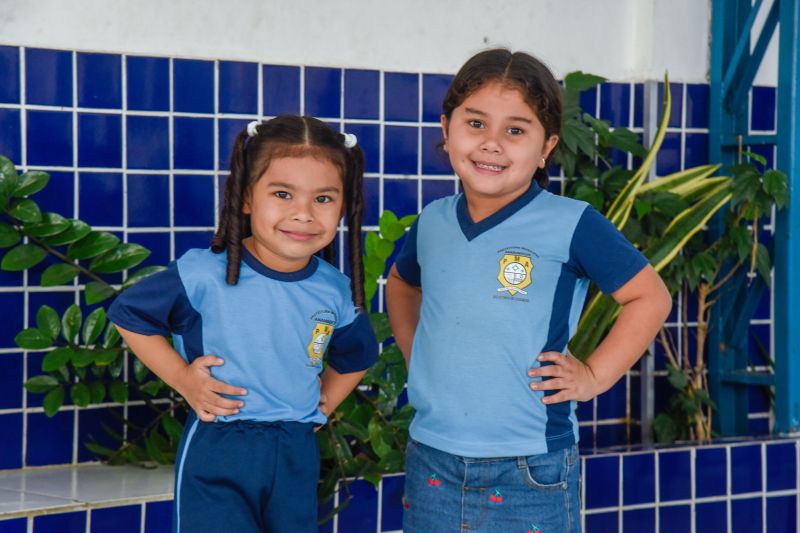 Imagens de alunos da escola EMEF Adelina Lúcia de Sousa no Jardelândia