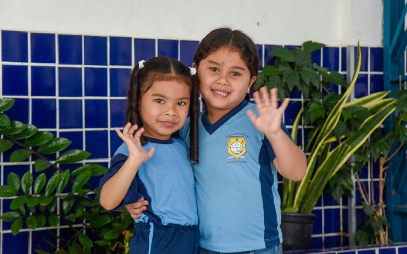 Imagens de alunos da escola EMEF Adelina Lúcia de Sousa no Jardelândia