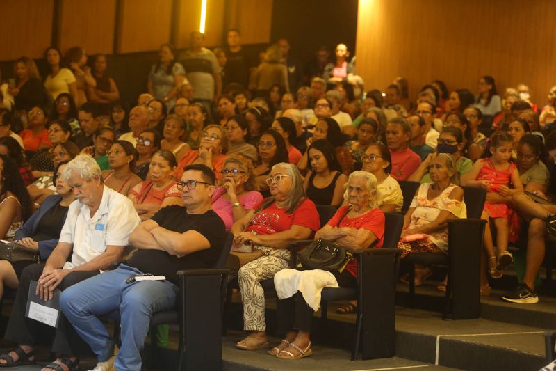 Semana do Solo Seguro no teatro municipal