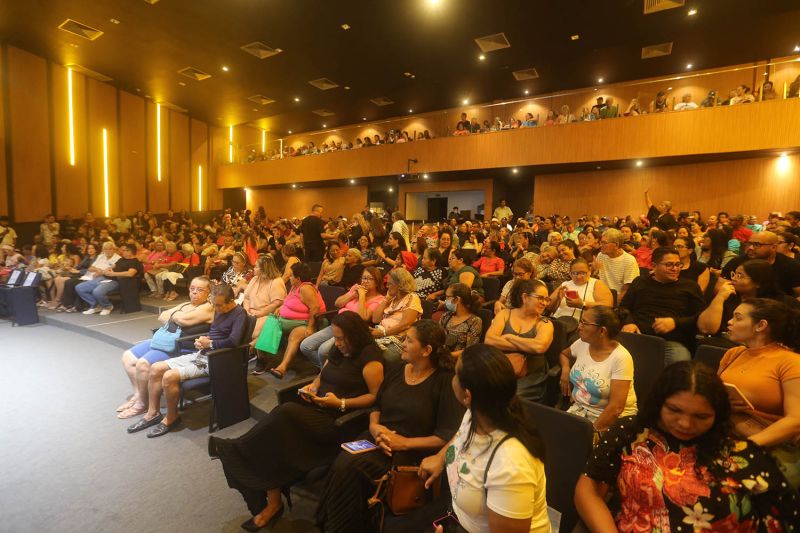 Semana do Solo Seguro no teatro municipal