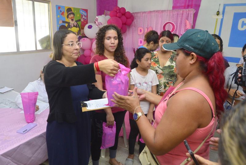 Fluxo com respeito ação mulher no CRAS Complexo da Cidade Nova VI