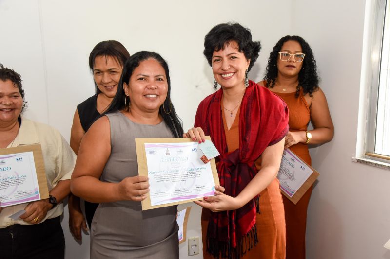 Certificação do minicurso de pintura no CREAS I