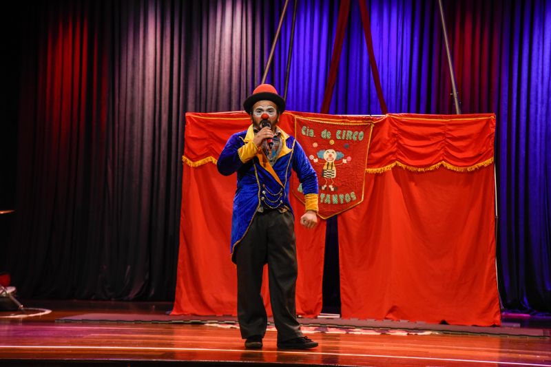 Certificação do curso, Cortejo Circense e Espetáculo Vira Peixe no teatro municipal