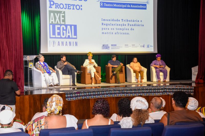 Lançamento do Projeto Axé Ananin Legal no teatro municipal