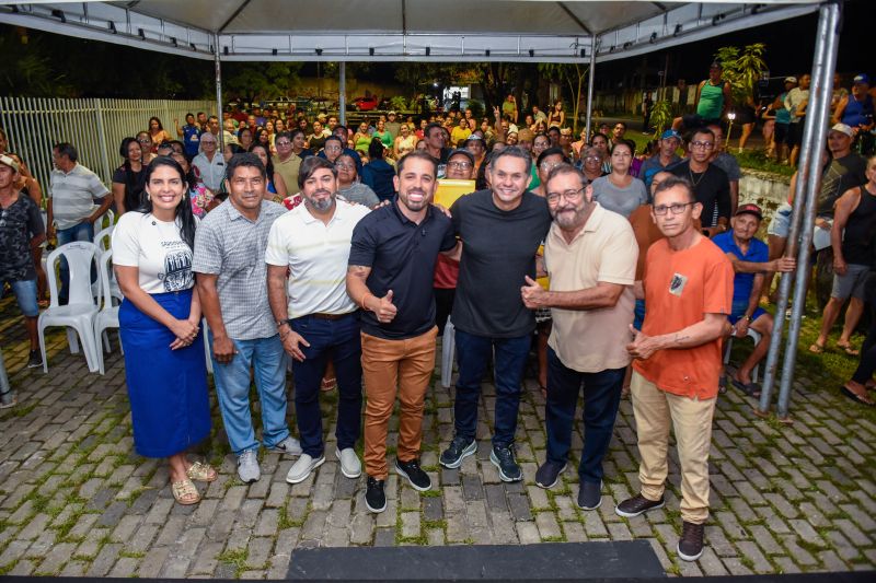 Entrega de títulos de Propriedade na rua 7 de Abril no Icuí