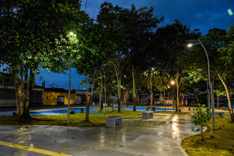 Inauguração da praça Eliana Aranha no conj Geraldo Palmeira no Distrito Industrial