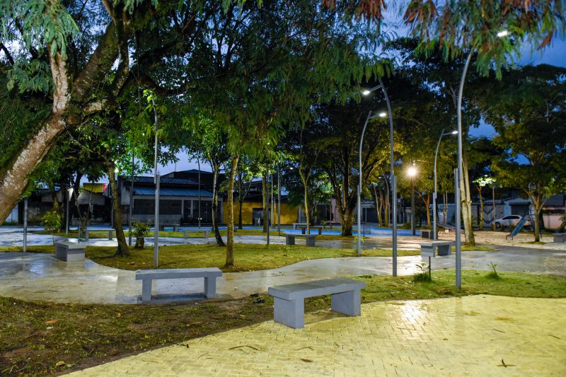 Inauguração da praça Eliana Aranha no conj Geraldo Palmeira no Distrito Industrial