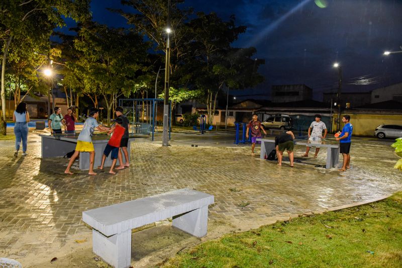 Inauguração da praça Eliana Aranha no conj Geraldo Palmeira no Distrito Industrial
