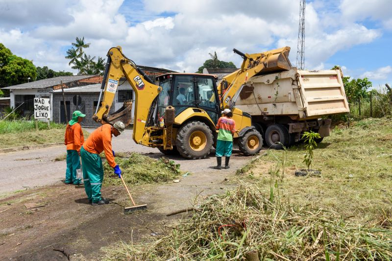 Mutirão da limpeza na comunidade Novo Cristo no Icuí