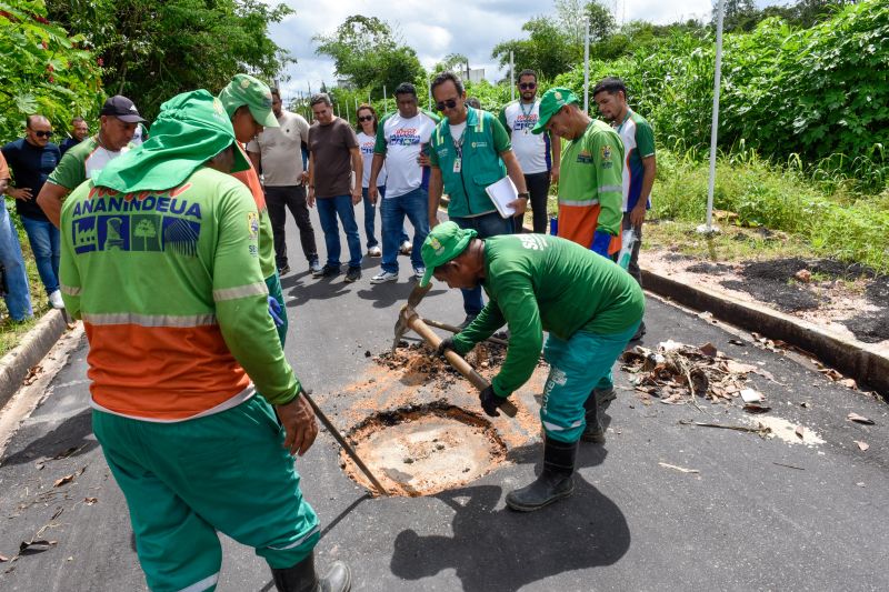 Mutirão da limpeza na comunidade Novo Cristo no Icuí