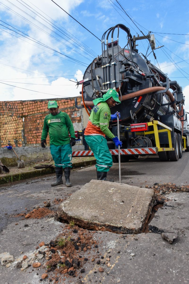 Mutirão da limpeza na comunidade Novo Cristo no Icuí