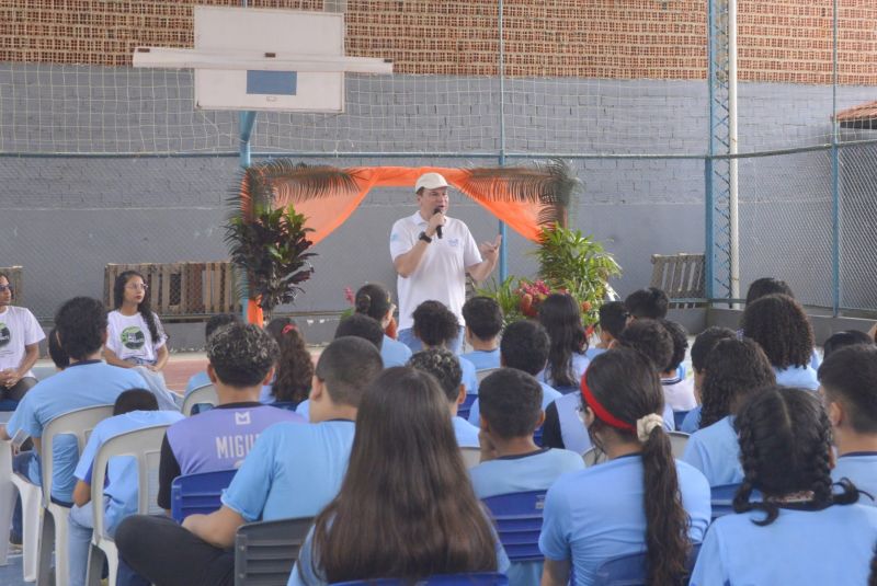 Diálogos Sustentáveis com várias atividades voltadas à Educação Ambiental na escola municipal Álvaro Adolfo
