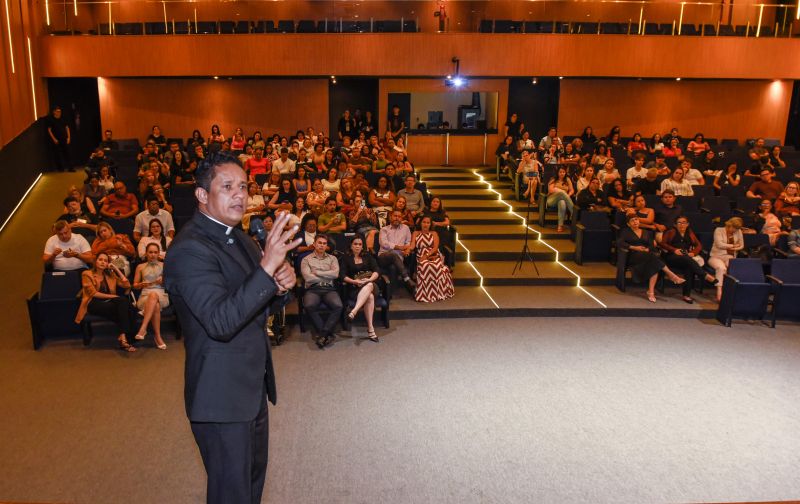 Congresso de Governança Interior no teatro de Ananindeua