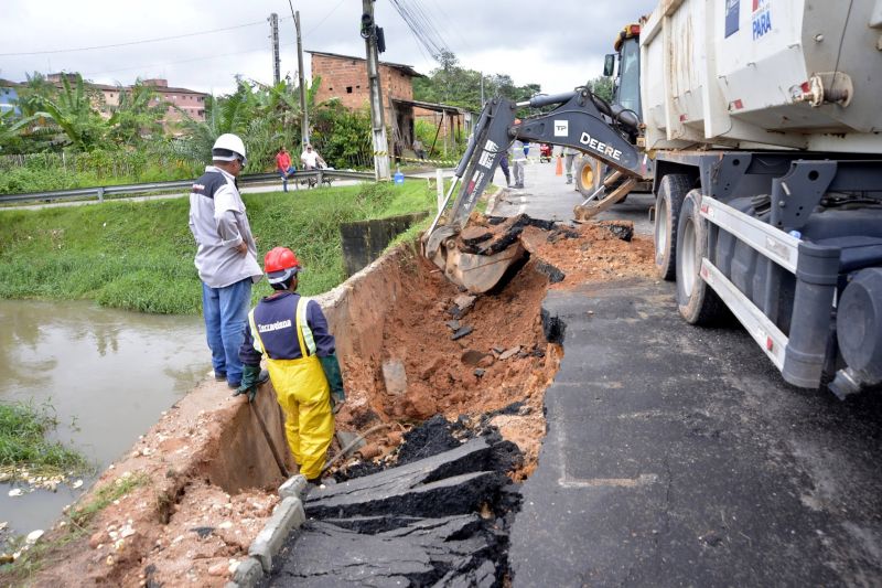 Visita técnica no canal das Toras no bairro Águas Brancas