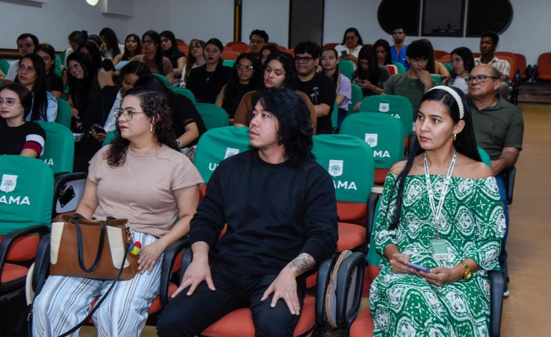 Entrega do premio amigo TEA ao CERTEA na Unama BR