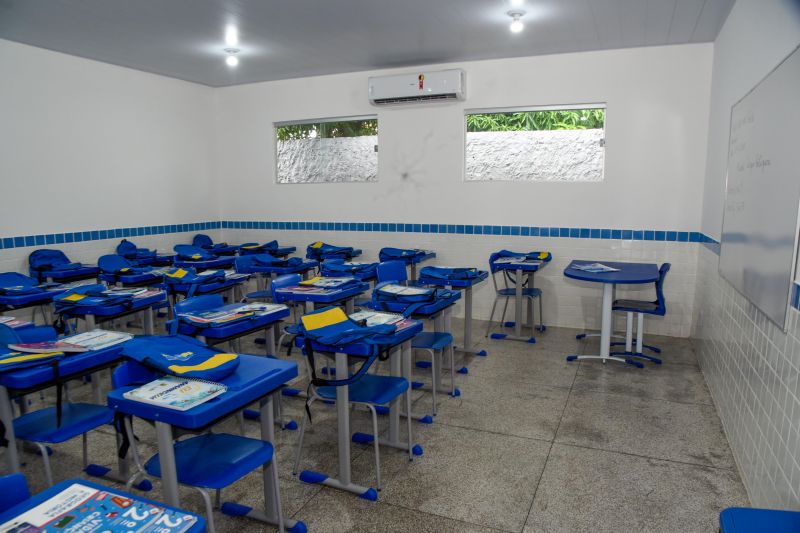 Entrega da revitalização e ampliação da EMEF Prof Yacta Rebêlo no Park Anne em Águas Lindas