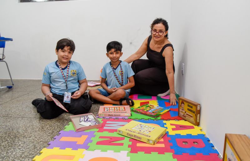Entrega da revitalização e ampliação da EMEF Prof Yacta Rebêlo no Park Anne em Águas Lindas